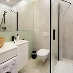 Beautiful With 2 Bedrooms For 7 Guests, Jewish District Krasków