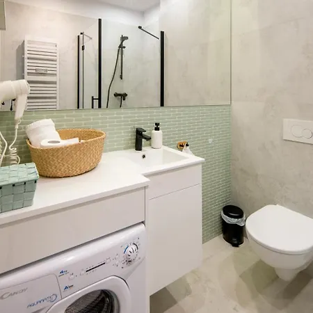 דירה Beautiful With 2 Bedrooms For 7 Guests, Jewish District