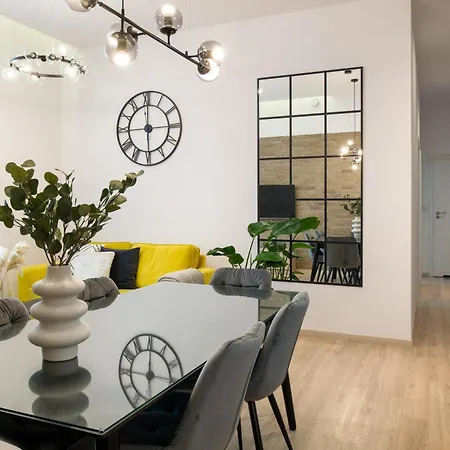 Beautiful With 2 Bedrooms For 7 Guests, Jewish District 公寓 *